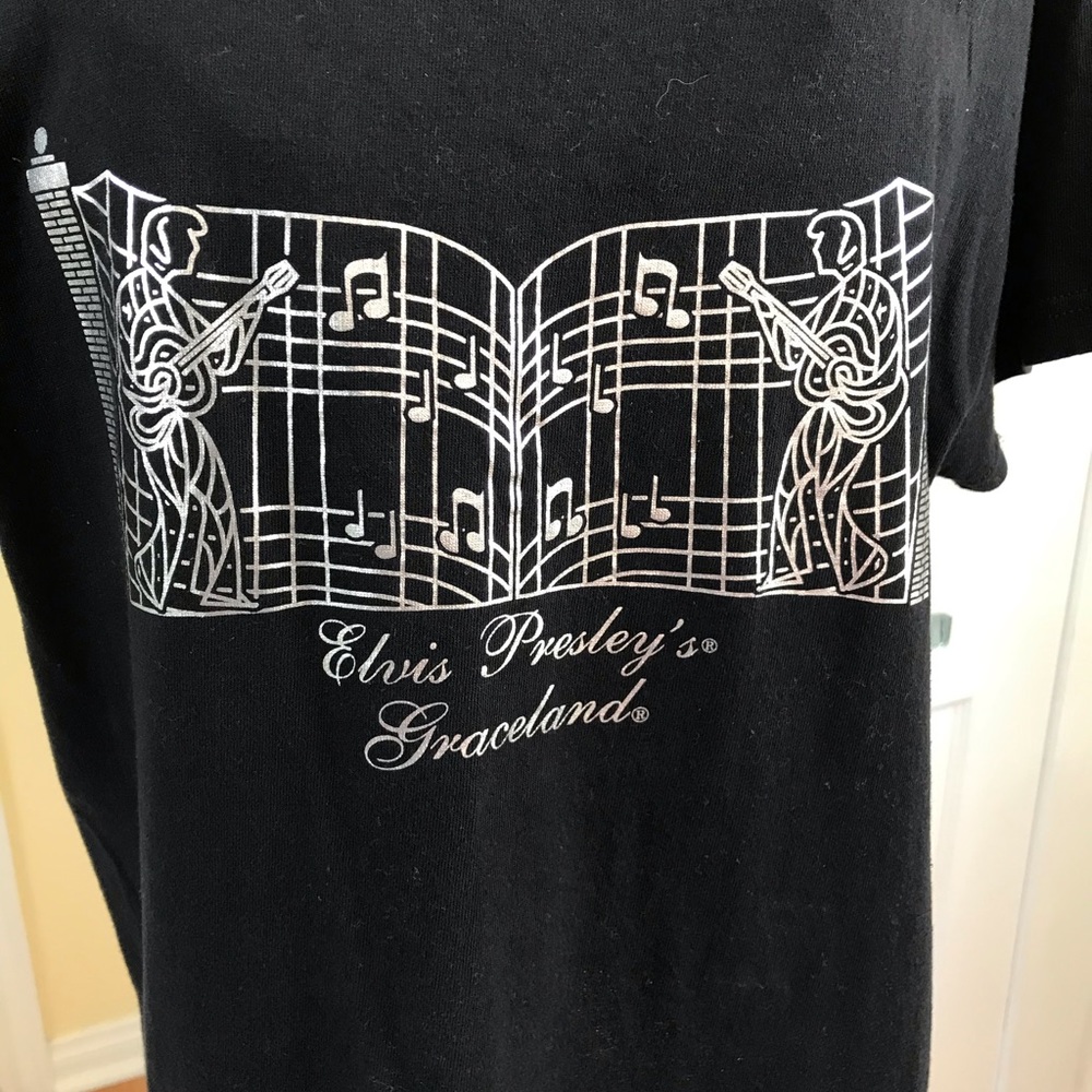 Elvis Presley’s Graceland Black and Silver Souvenir t-shirt Size Medium